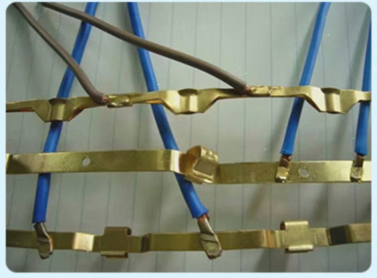 Soudeuse de fréquence moyenne de tache de précision de feuille en laiton de machine de soudage par points de l'écrou 180KVA