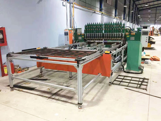 Machine de soudure industrielle de Gantry Type Row de soudeuse de tache de fréquence variable 150KVA